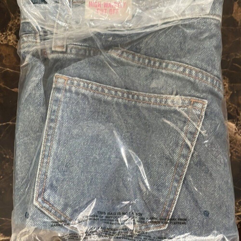 Victoria secret HIGH WAIST DENIM SHORT sz 29 - Picture 4 of 5